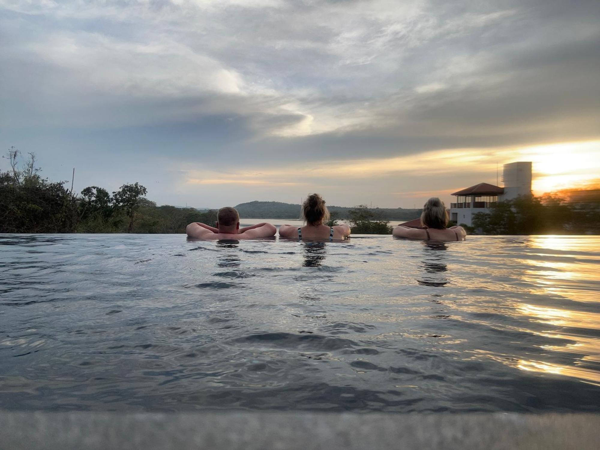Sundown Lake Hotel & Spa 哈伯勒内 外观 照片
