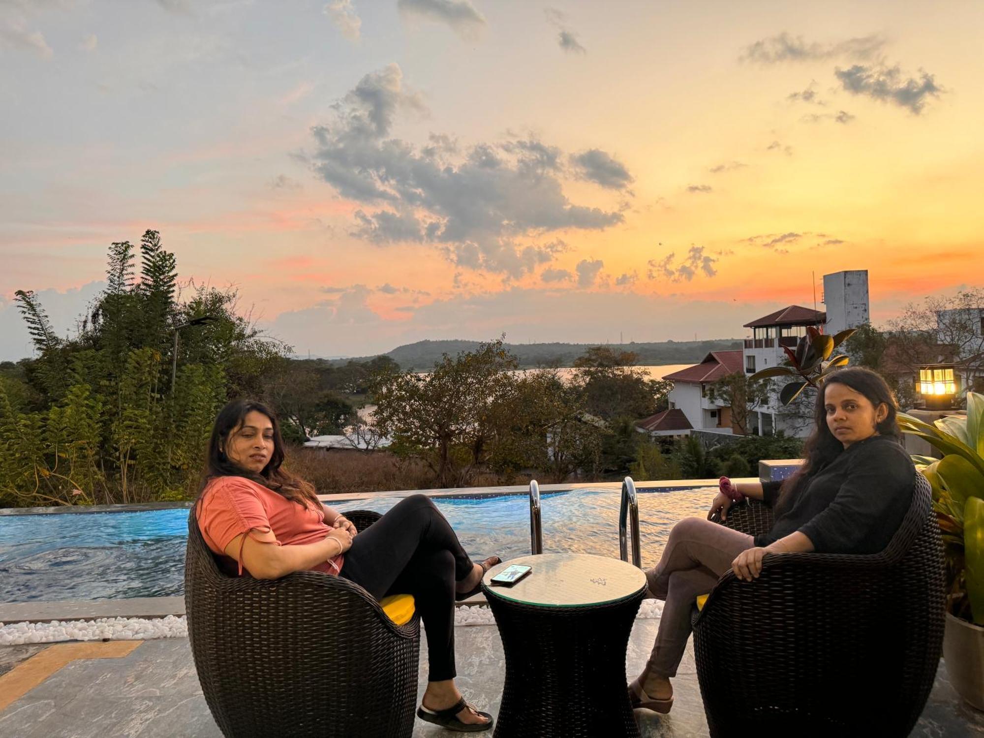 Sundown Lake Hotel & Spa 哈伯勒内 外观 照片